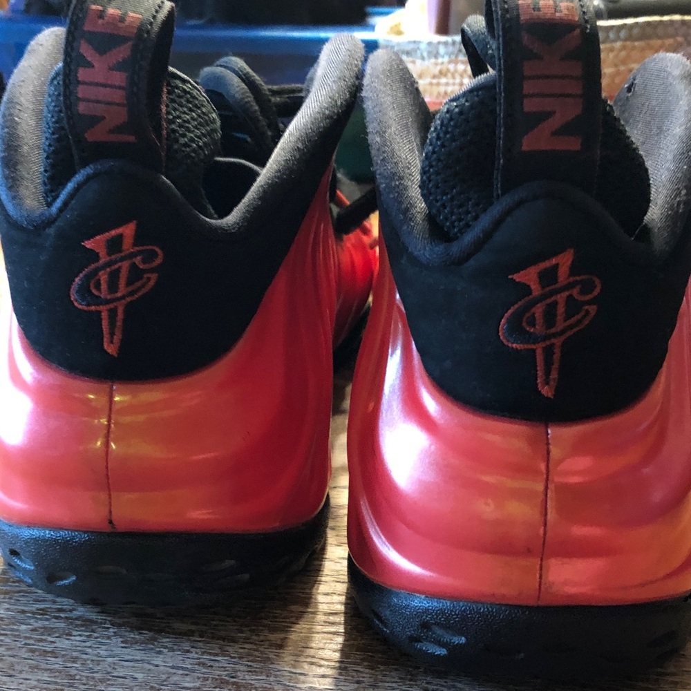 Nike Men’s Sports Red-Black Foamposite Low-Top Sneakers - Picture 11 of 15